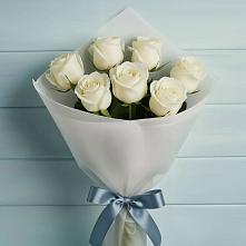 Букет 7 Белых роз Эдлесс Лав в Искателей